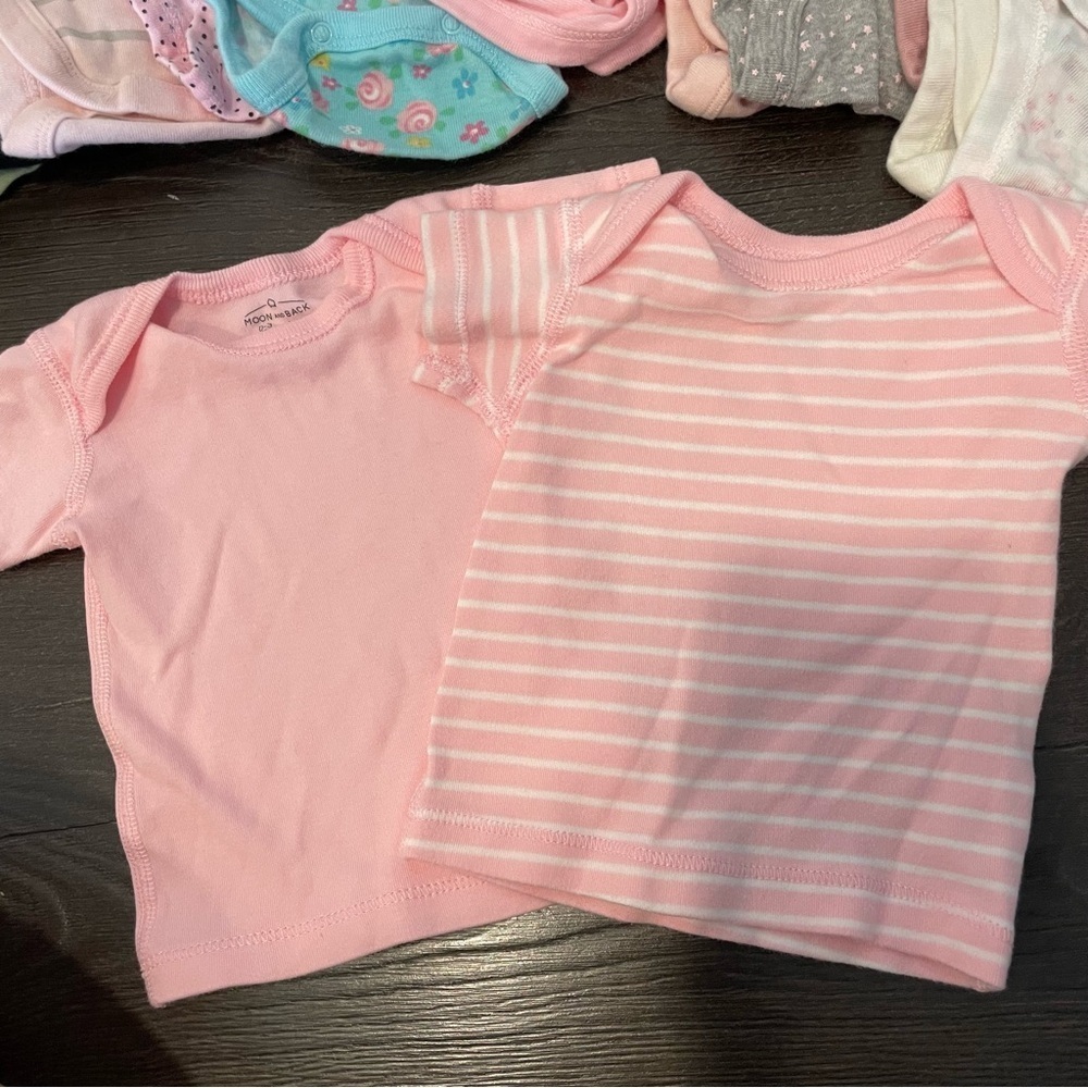 Assorted 0-3 Months Baby Onesies - Picture 4 of 5